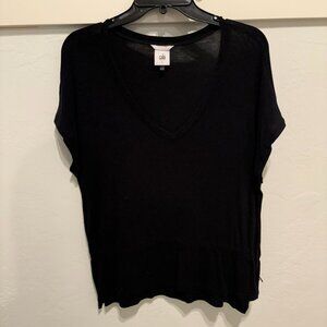 NWOT Black Tshirt